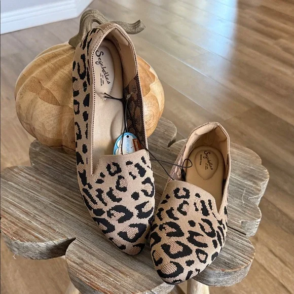 Seychelles Brown Leopard Print Flats - Picture 3 of 6